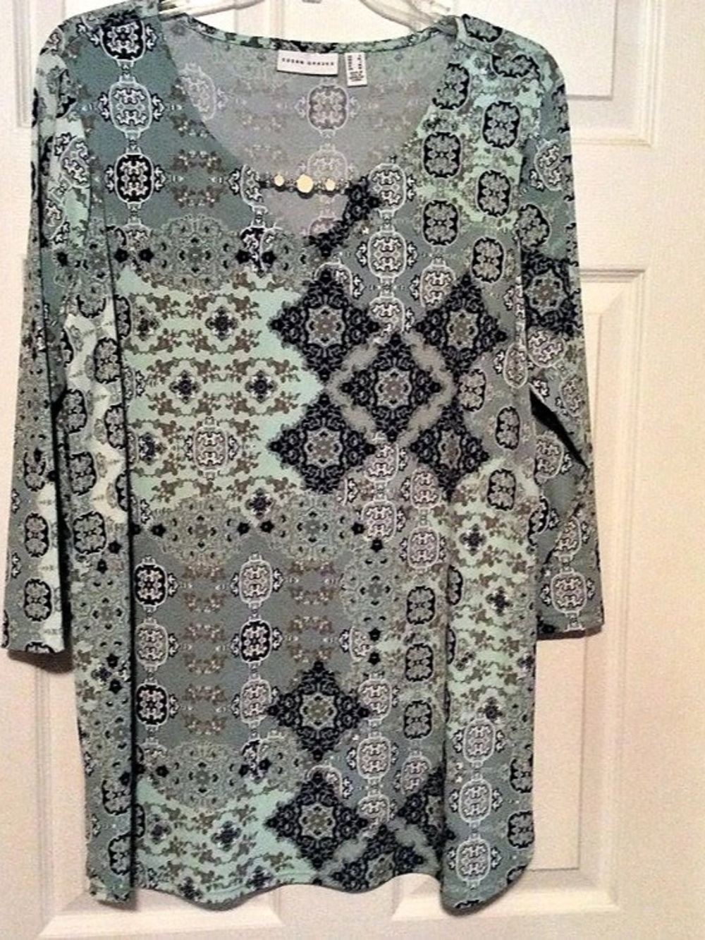Susan Graver Printed Liquid Knit Top with Keyhole Trim Green & Gray XL
